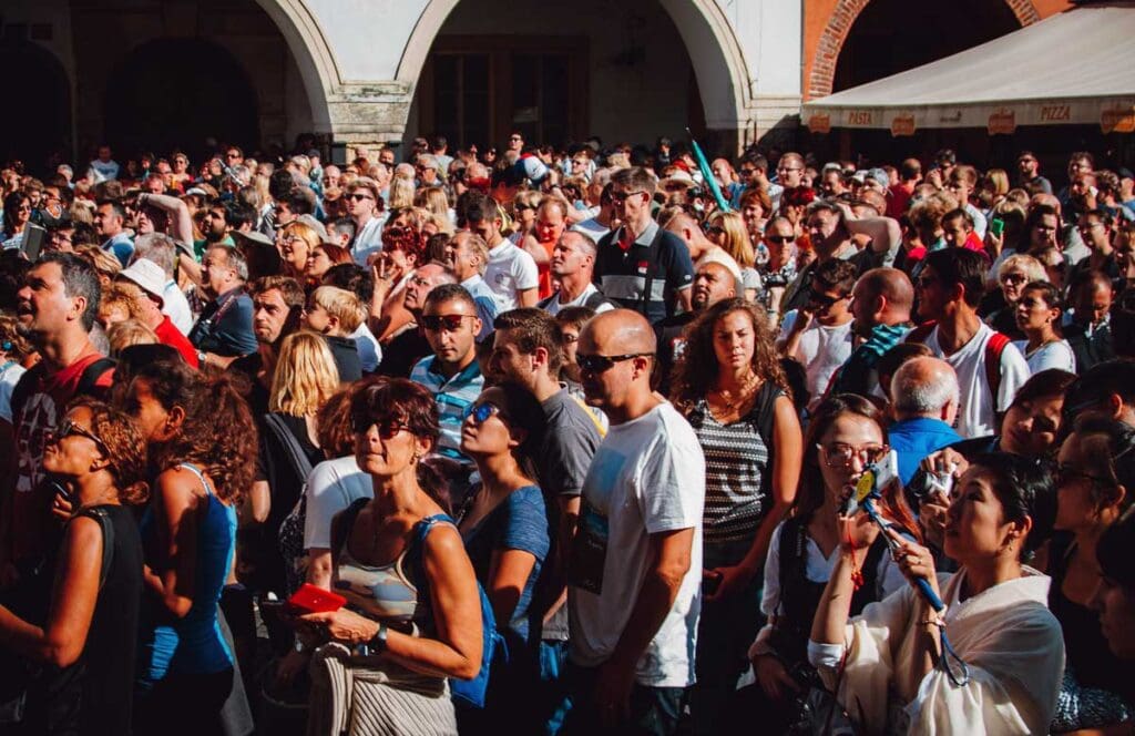 Prague Peak Season Crowds 