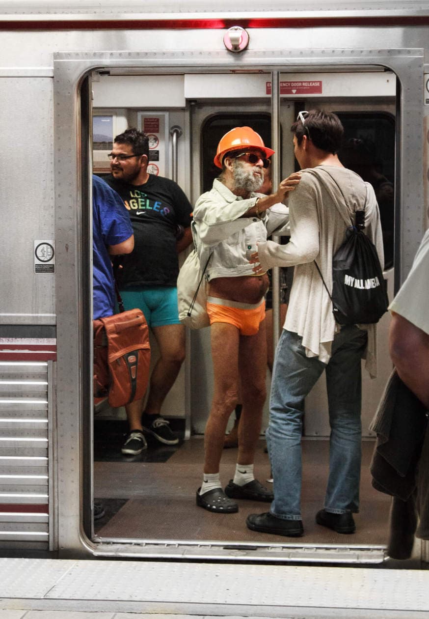 no pants subway ride women