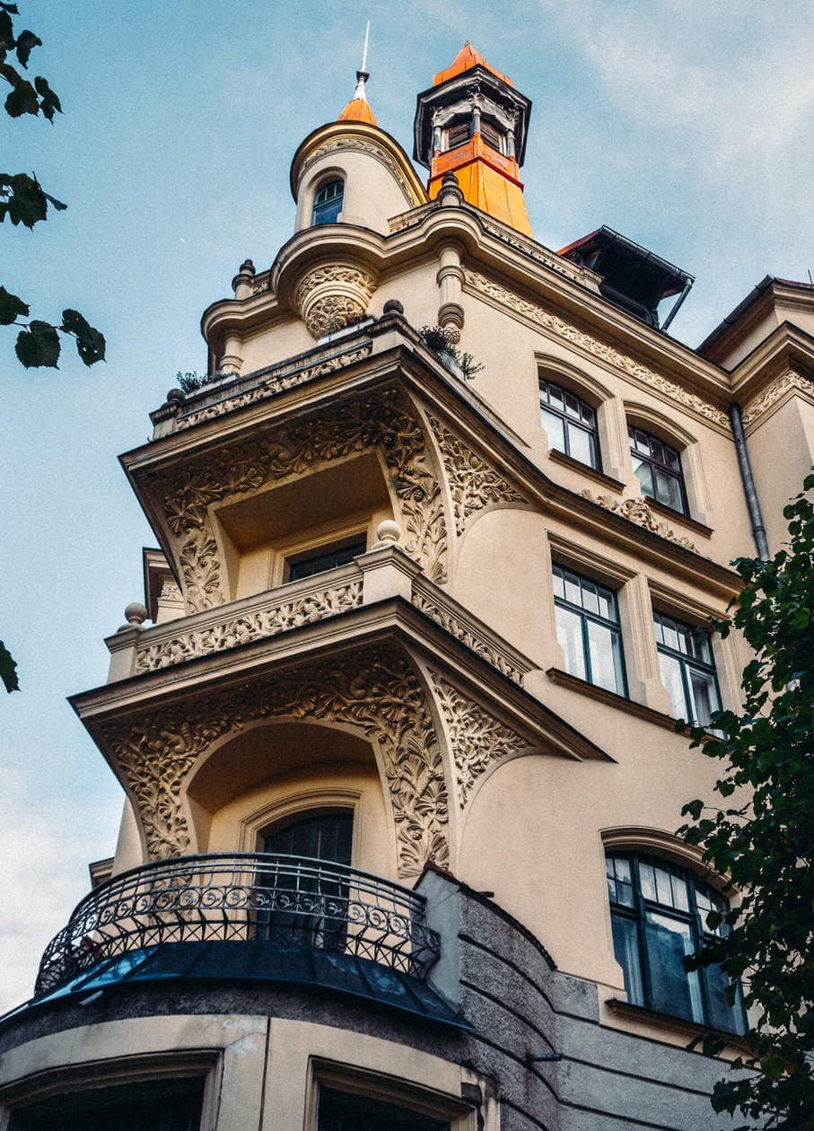 What to do in Riga // Walk Around Art Nouveau District 