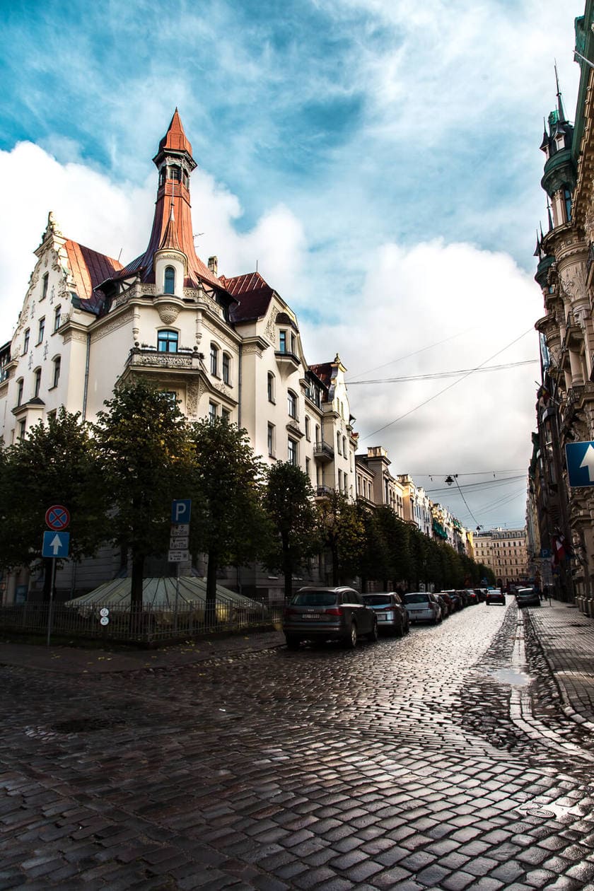 20 Pictures of Riga to Inspire You to Visit // Alberta Iela 