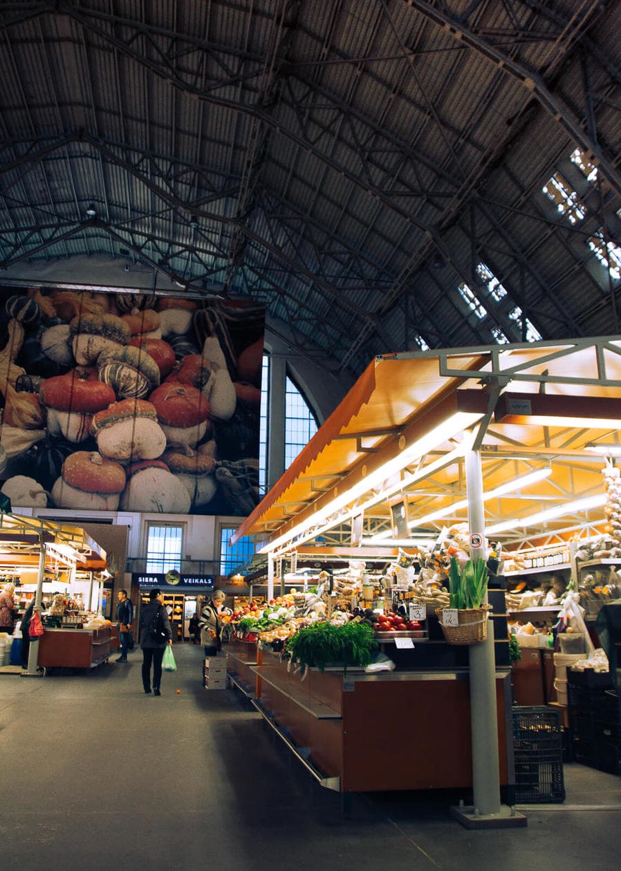 What to do in Riga // Central Market 