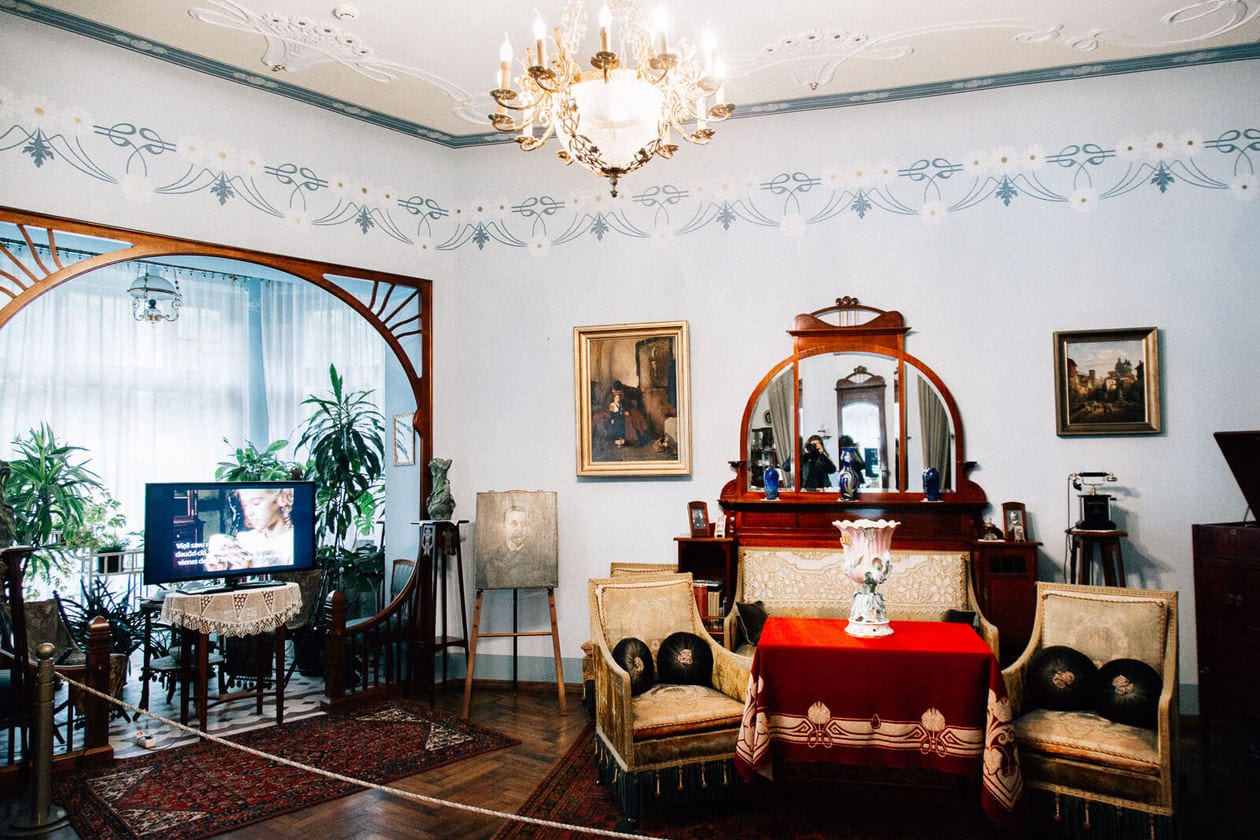 What to do in Riga // Art Nouveau Museum 