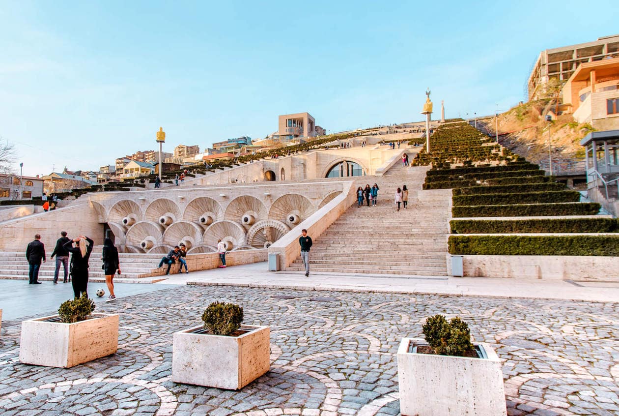 Cascade Complex // Where to try Armenia's legendary brandy, find the best deals on locals souvenirs and discover the best view of the The Pink City (best seen during sunset!). Keep reading for a list of the top things to do in Yerevan, plus 5 hotels to fit any budget. 