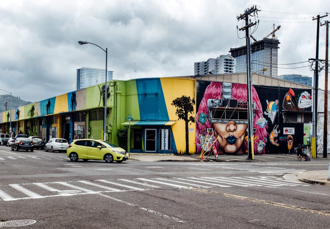 A Guide to Kakaako // Mural Hunting in Honolulu's Coolest Neighborhood