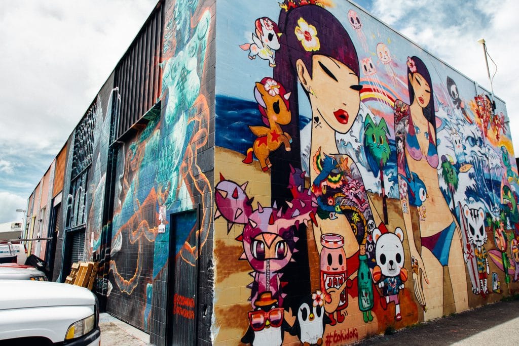 A Guide to Kakaako // Mural Hunting in Honolulu's Coolest Neighborhood