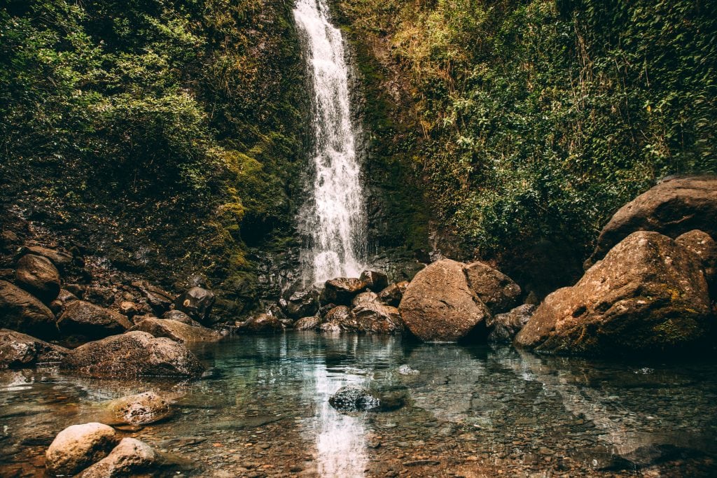 waterfall hike honolulu