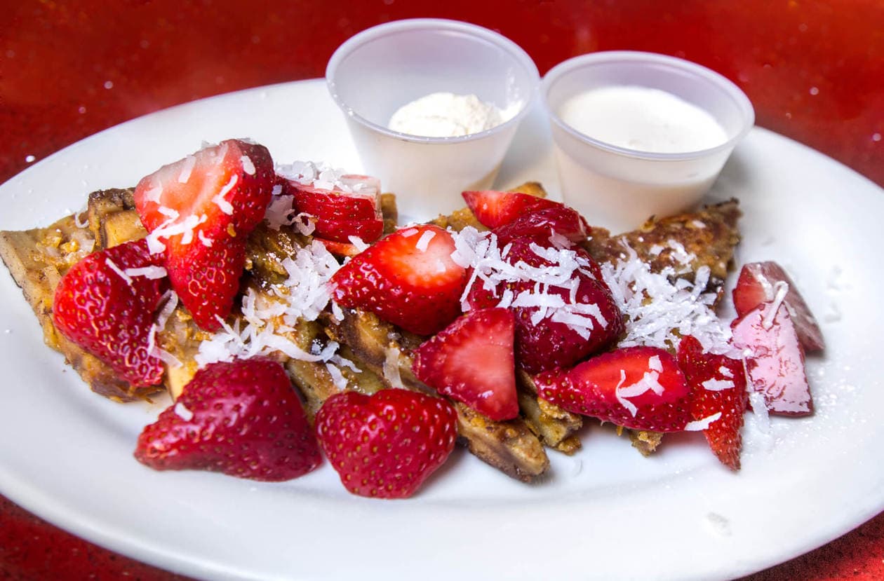 Haupia French Toast Waikiki // Best Places to Eat in Oahu