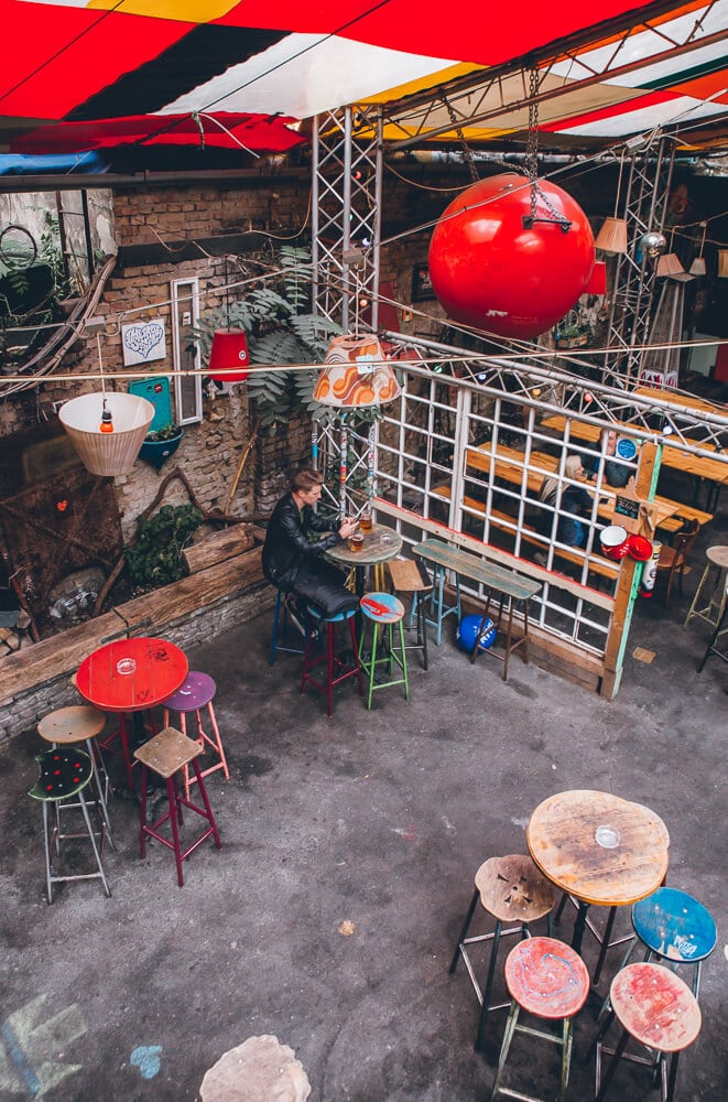 Szimpla Kert Ruin Bar in Budapest 