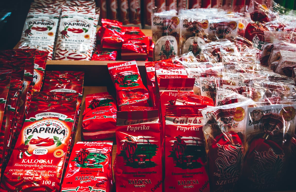 Paprika Souvenirs in der Budapester Großen Markthalle