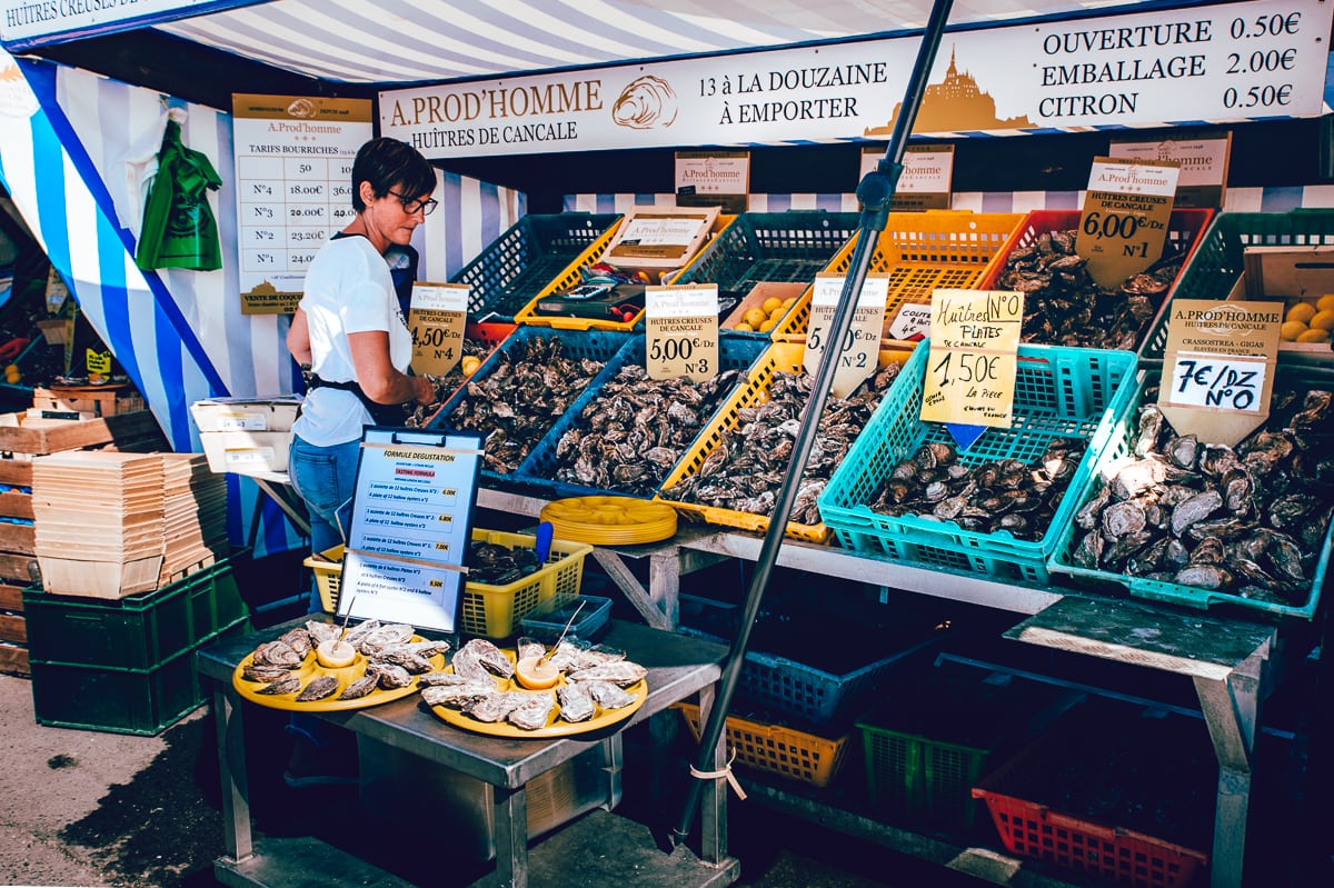 Marché aux Huîtres Market in Cancale